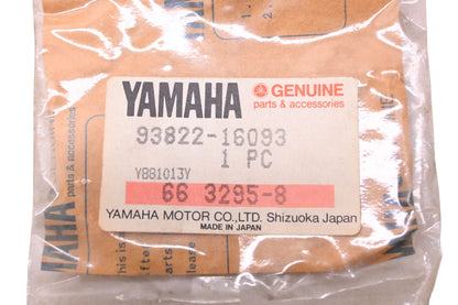 New OEM Yamaha 93822-16093-00 Front Sprocket 16T NOS