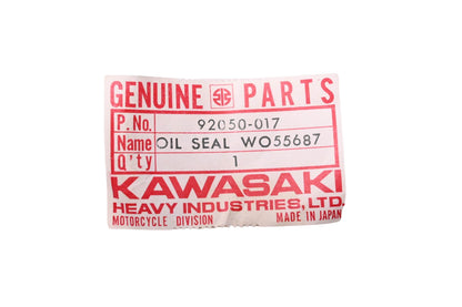 New OEM Kawasaki 92050-017 Oil Seal WO55687 NOS