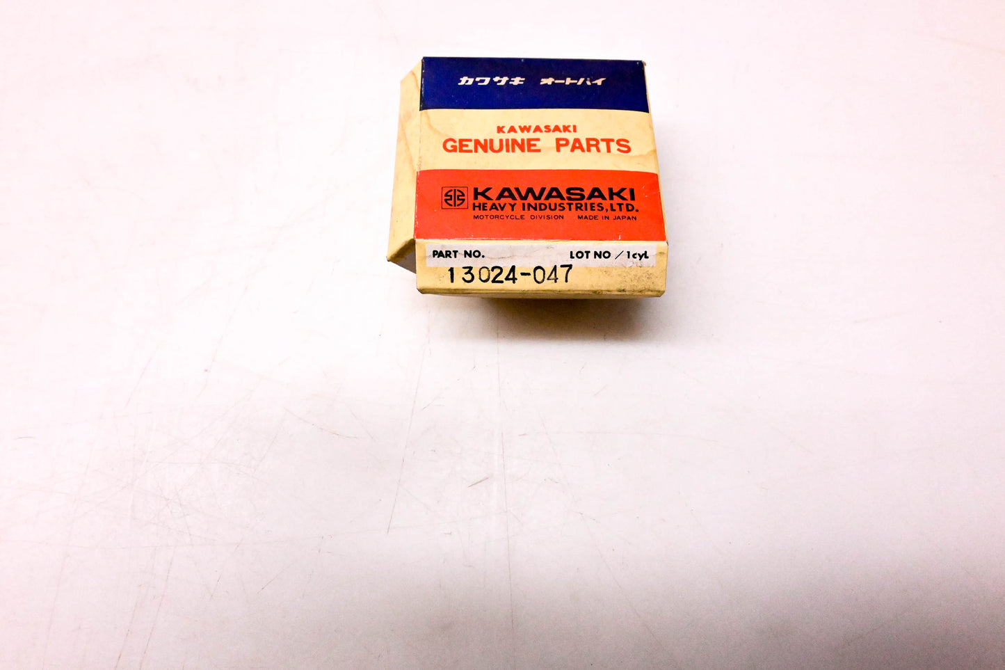New OEM Kawasaki 13024-047 Piston Ring Kit NOS
