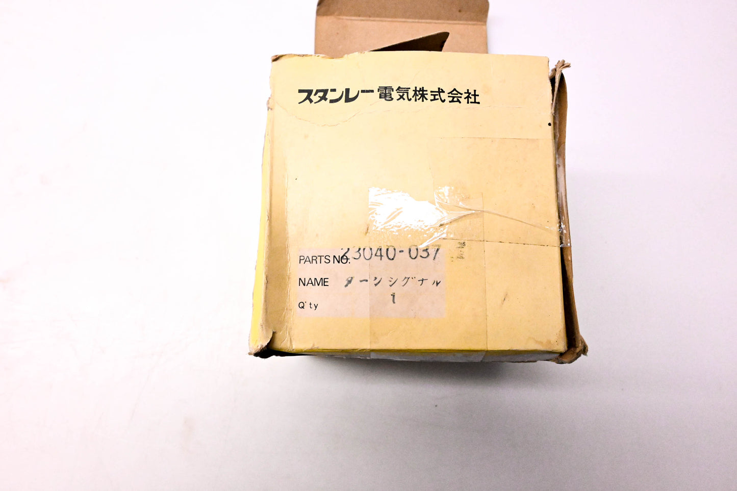 New OEM Kawasaki 23040-037 Turn Signal Light Assembly NOS