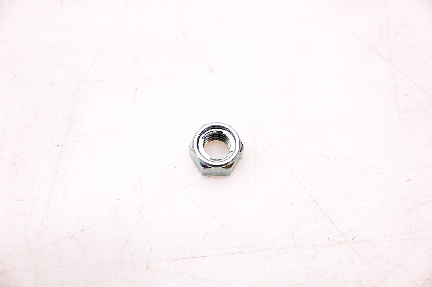 New OEM Yamaha 95601-08100-00 Nut NOS