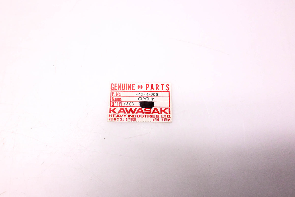 New OEM Kawasaki 44044-005 Oil Seal Circlip NOS