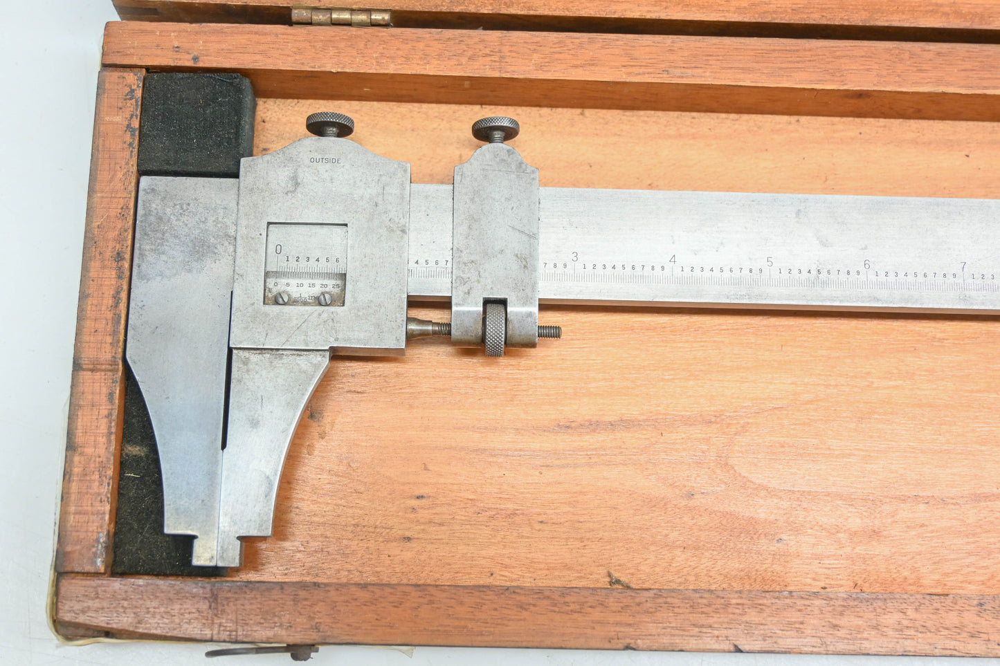 Brown & Sharpe 570 Caliper