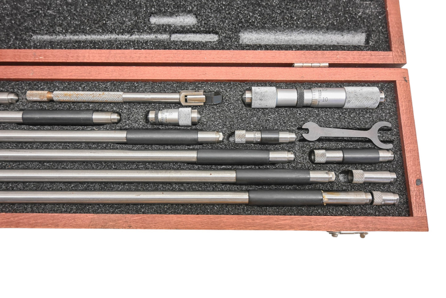 Starrett 823 Tubular Inside Micrometer Kit