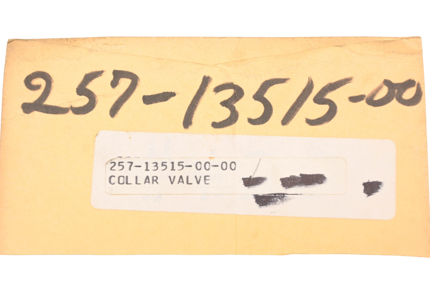 New OEM Yamaha 257-13515-00-00 Valve Collar NOS