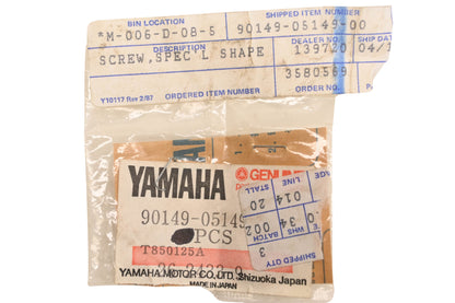 New OEM Yamaha 90149-05149-00 Cylinder Head Special Shaped Screw NOS