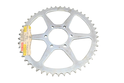 New OEM Yamaha 3Y1-25449-10-00 49T Sprocket NOS