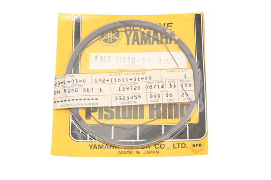 New OEM Yamaha 1M2-11610-31-00 Piston Ring Kit NOS