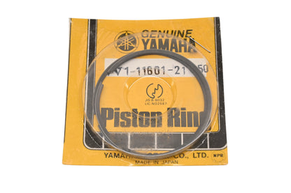 New OEM Yamaha 4V1-11601-21-00 Piston Ring Kit NOS