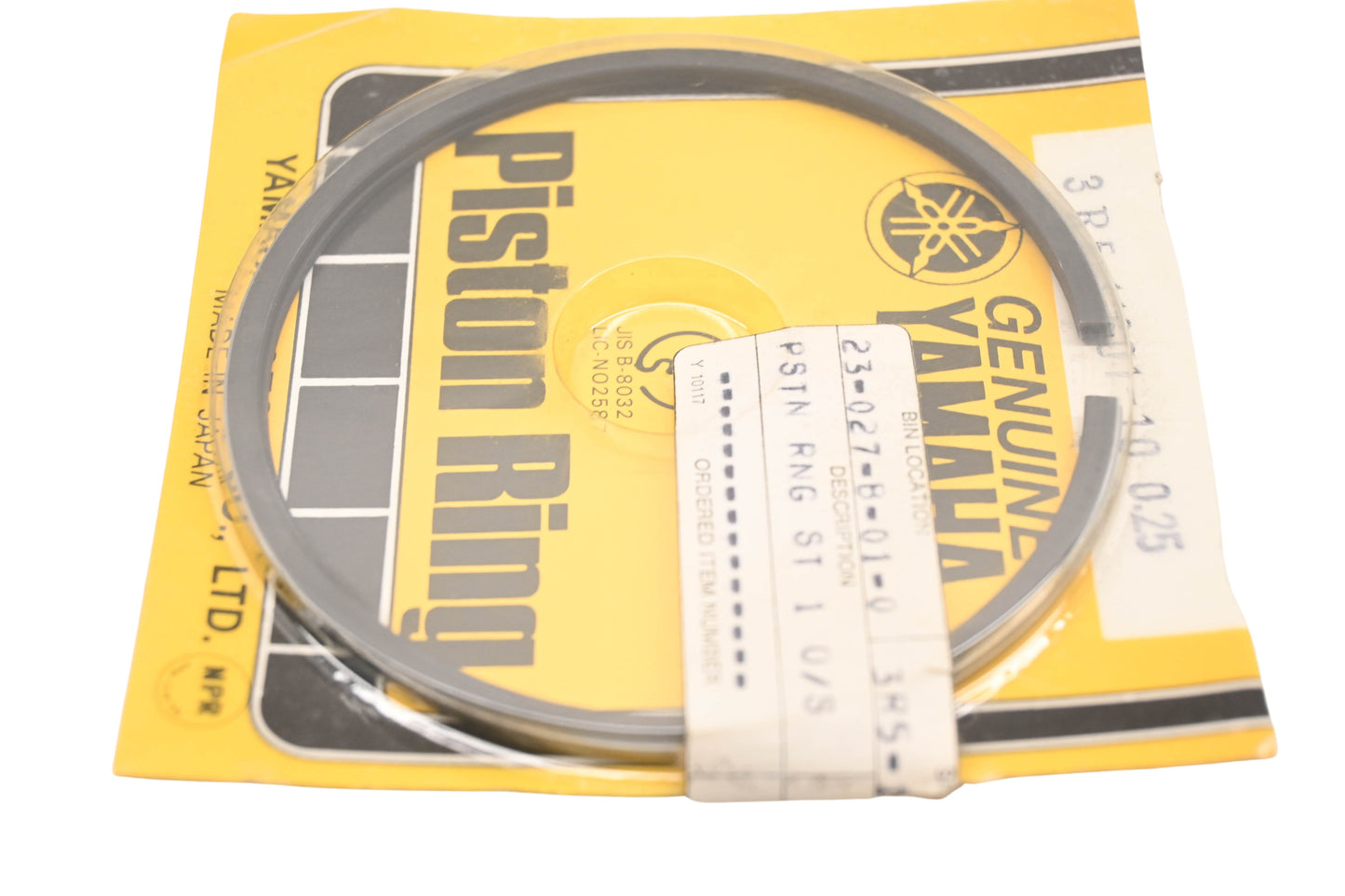 New OEM Yamaha 3R5-11601-10-00 Piston Ring Kit NOS