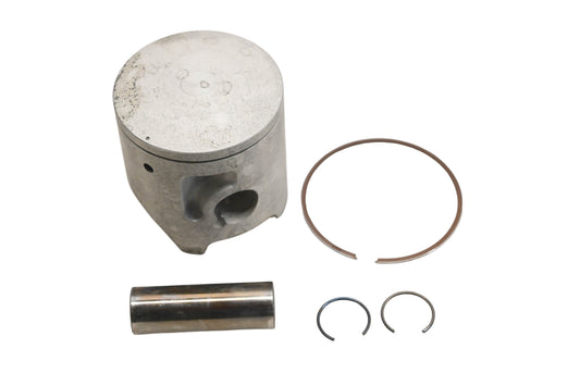 New OEM Yamaha 55Y-11630-20-00 Piston Kit NOS