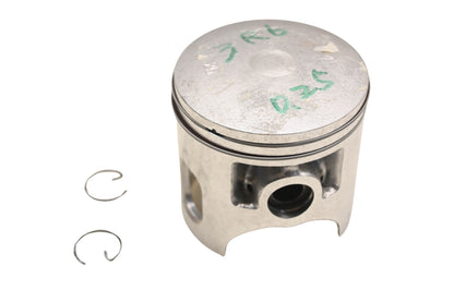 New OEM Yamaha 3R6-11630-10-00 Piston Kit NOS