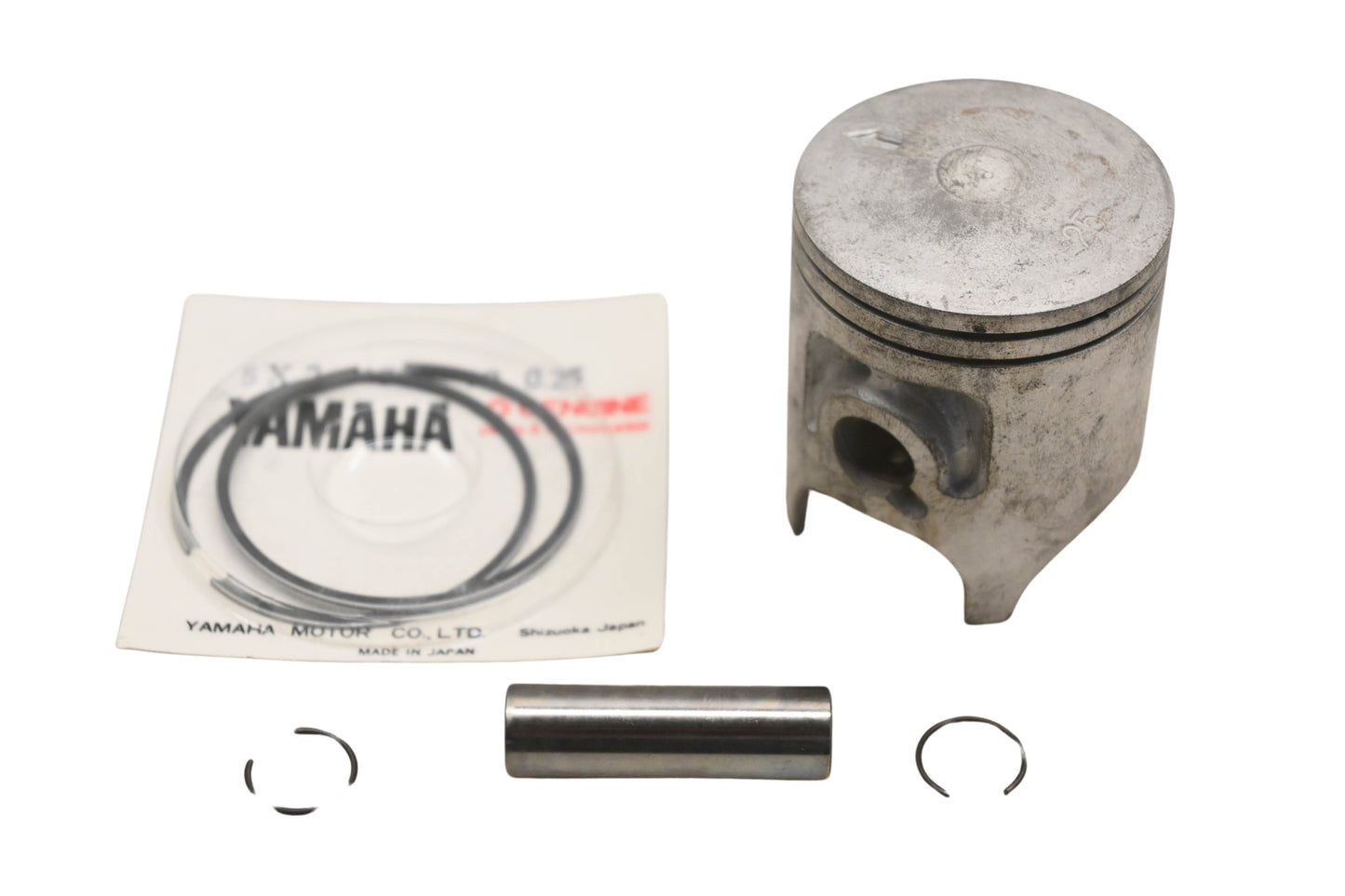New OEM Yamaha 5X2-11630-10-00 Piston Kit NOS