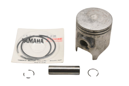 New OEM Yamaha 5X2-11630-10-00 Piston Kit NOS
