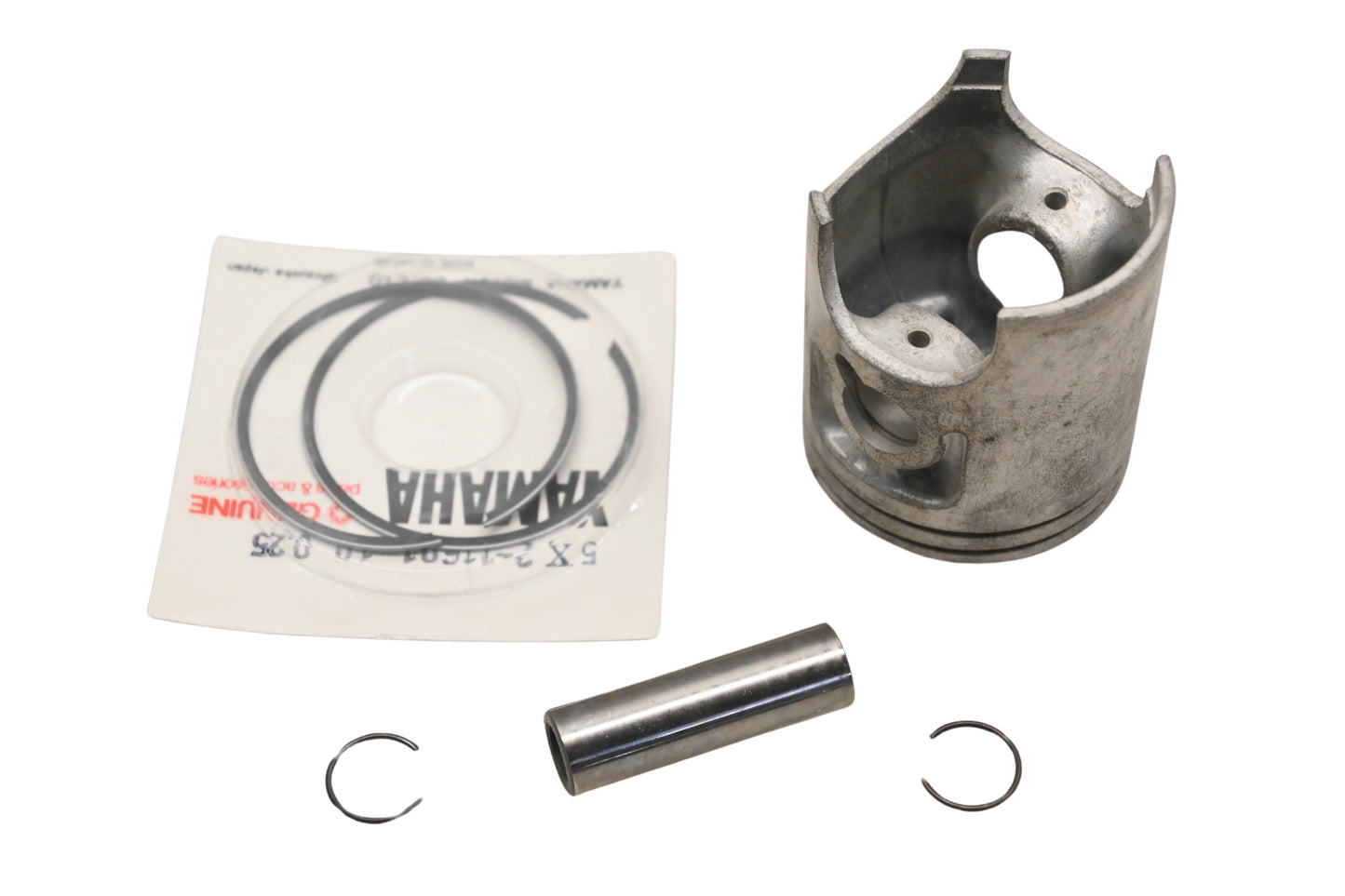 New OEM Yamaha 5X2-11630-10-00 Piston Kit NOS