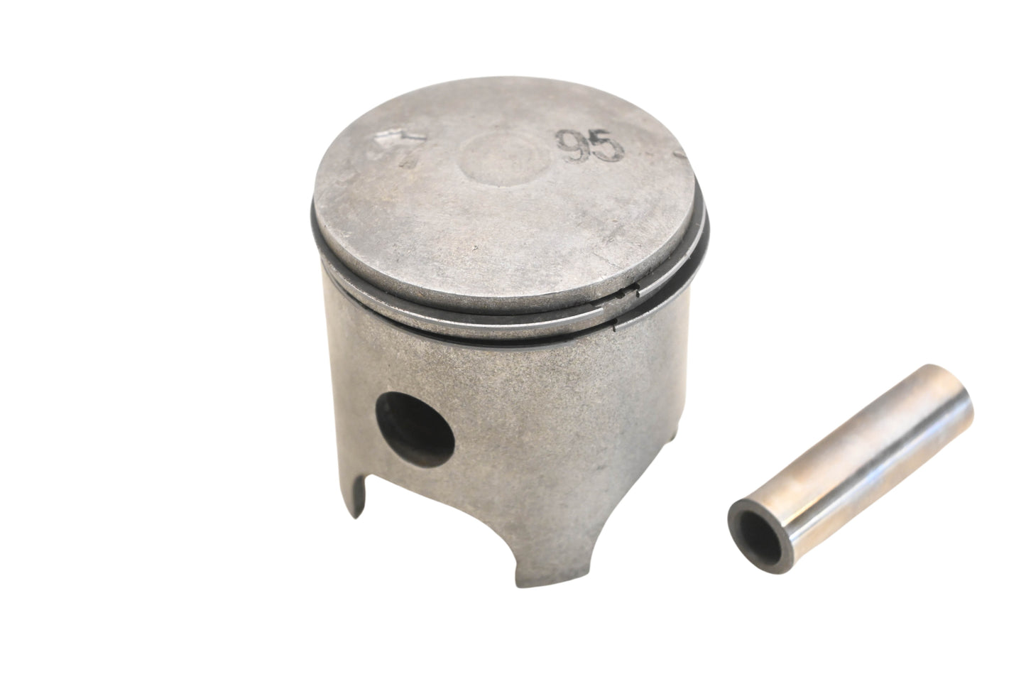 New OEM Yamaha 4V1-11630-00-00 Piston Kit NOS