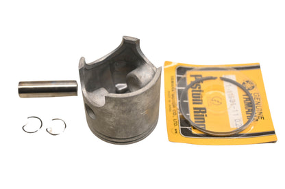 New OEM Yamaha 4V1-11630-10-00 Piston Kit NOS