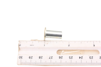 New OEM Yamaha 3R8-84133-00-00 Screw Collar NOS