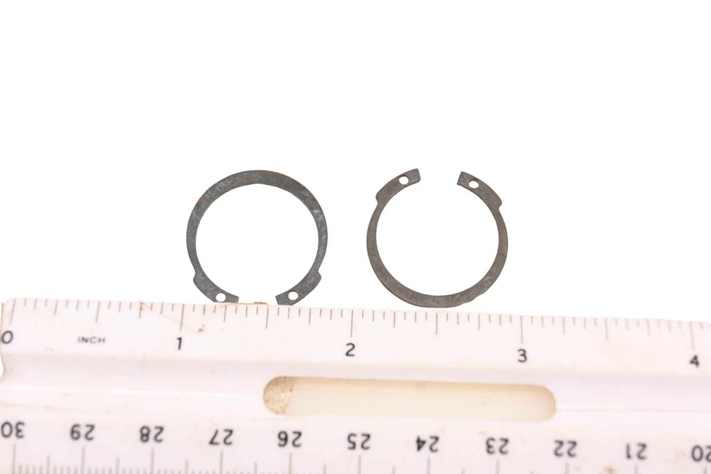 New OEM Yamaha 93420-22026-00 R-Type Circlips Qty 2 NOS