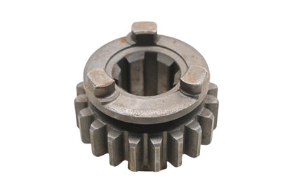 New OEM Yamaha 256-17131-00-00 3Rd Pinion Gear NOS