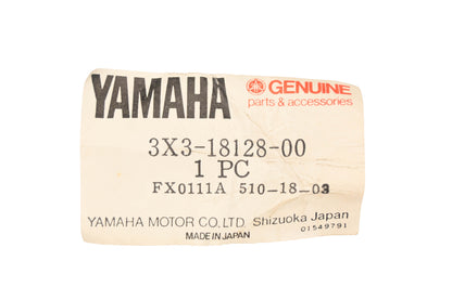 New OEM Yamaha 3X3-18128-00-00 Bracket NOS