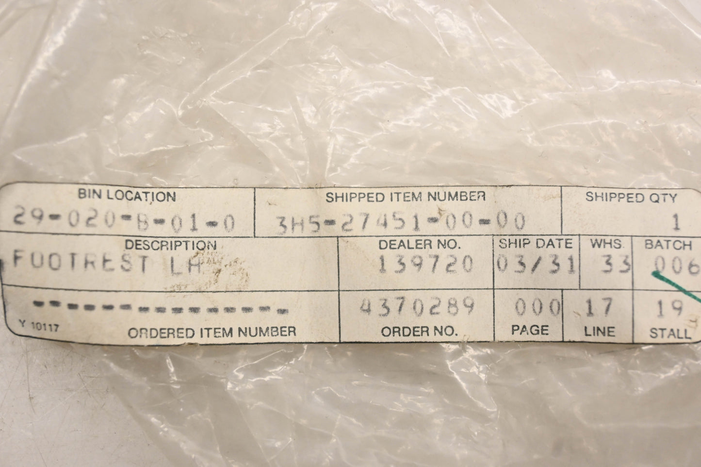 New OEM Yamaha 3H5-27451-00-00 Footrest NOS