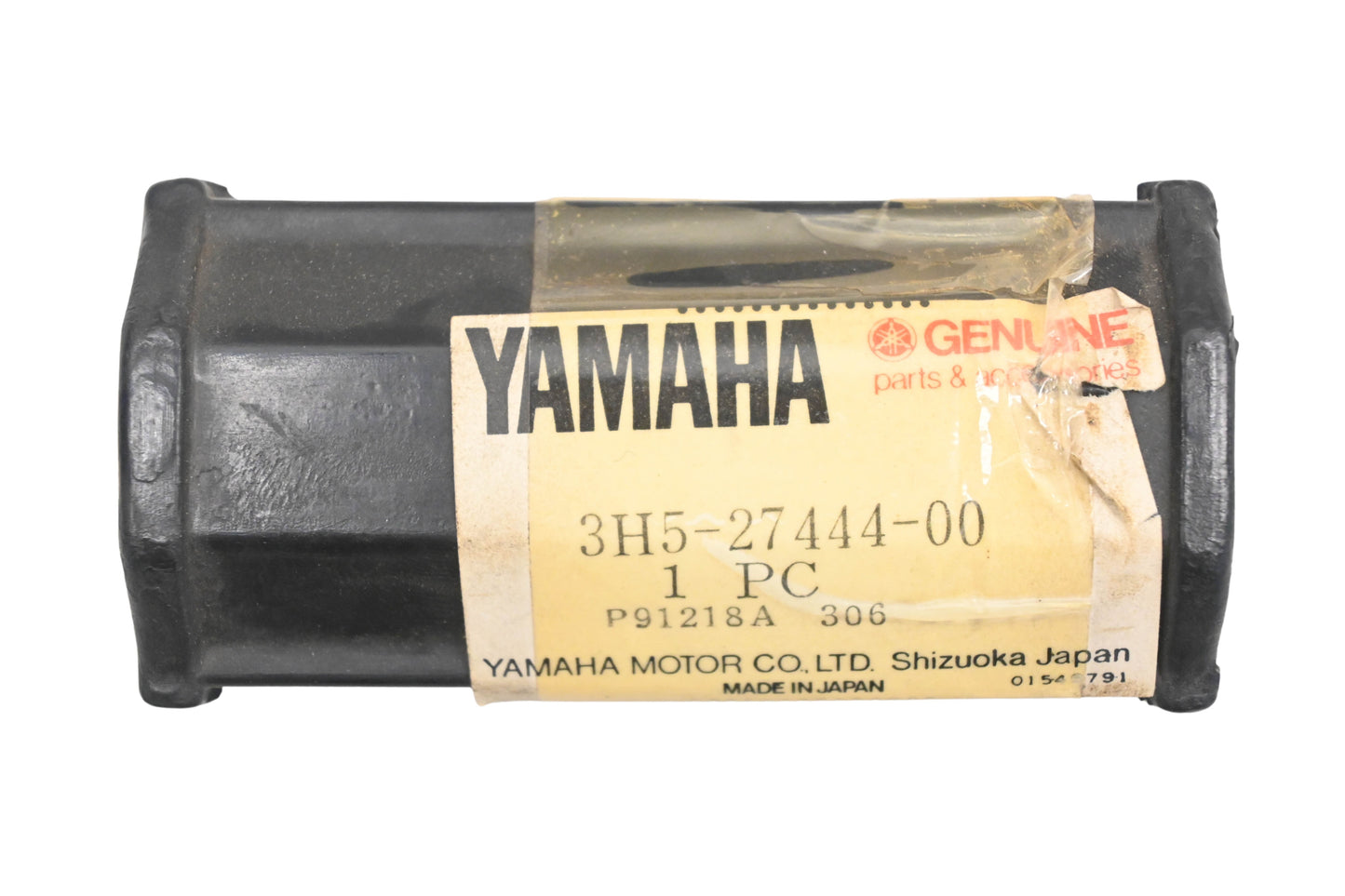 New OEM Yamaha 3H5-27444-00-00 Rear Footrest Cover NOS