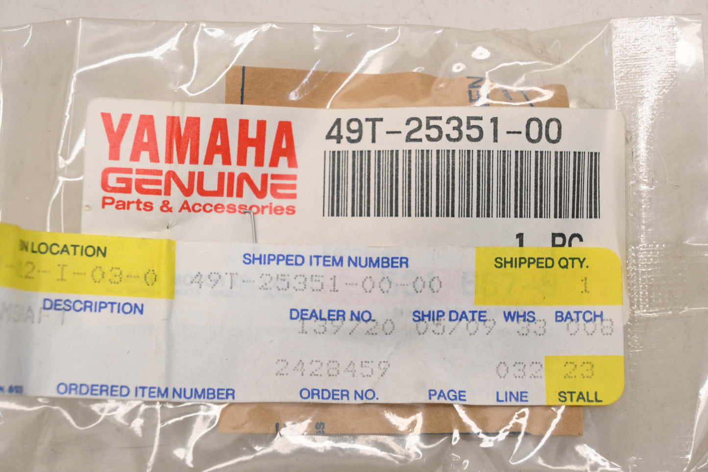 New OEM Yamaha 49T-25351-00-00 Camshaft NOS