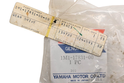 New OEM Yamaha 1M1-17831-00-00 Drive Gear NOS