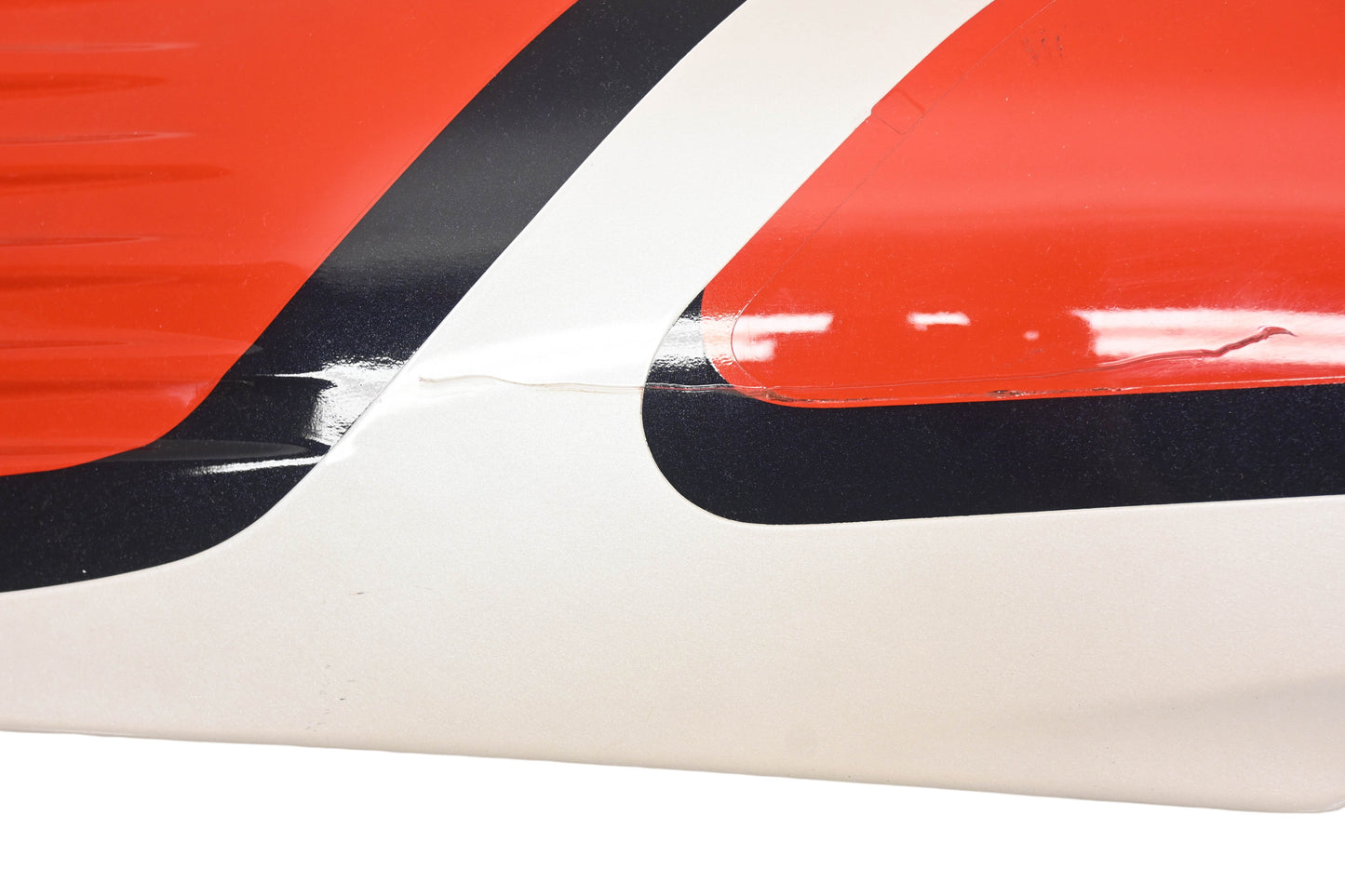 New OEM Yamaha 2KT-W2175-00-1X White/Red Genesis Left Side Tail Panel NOS