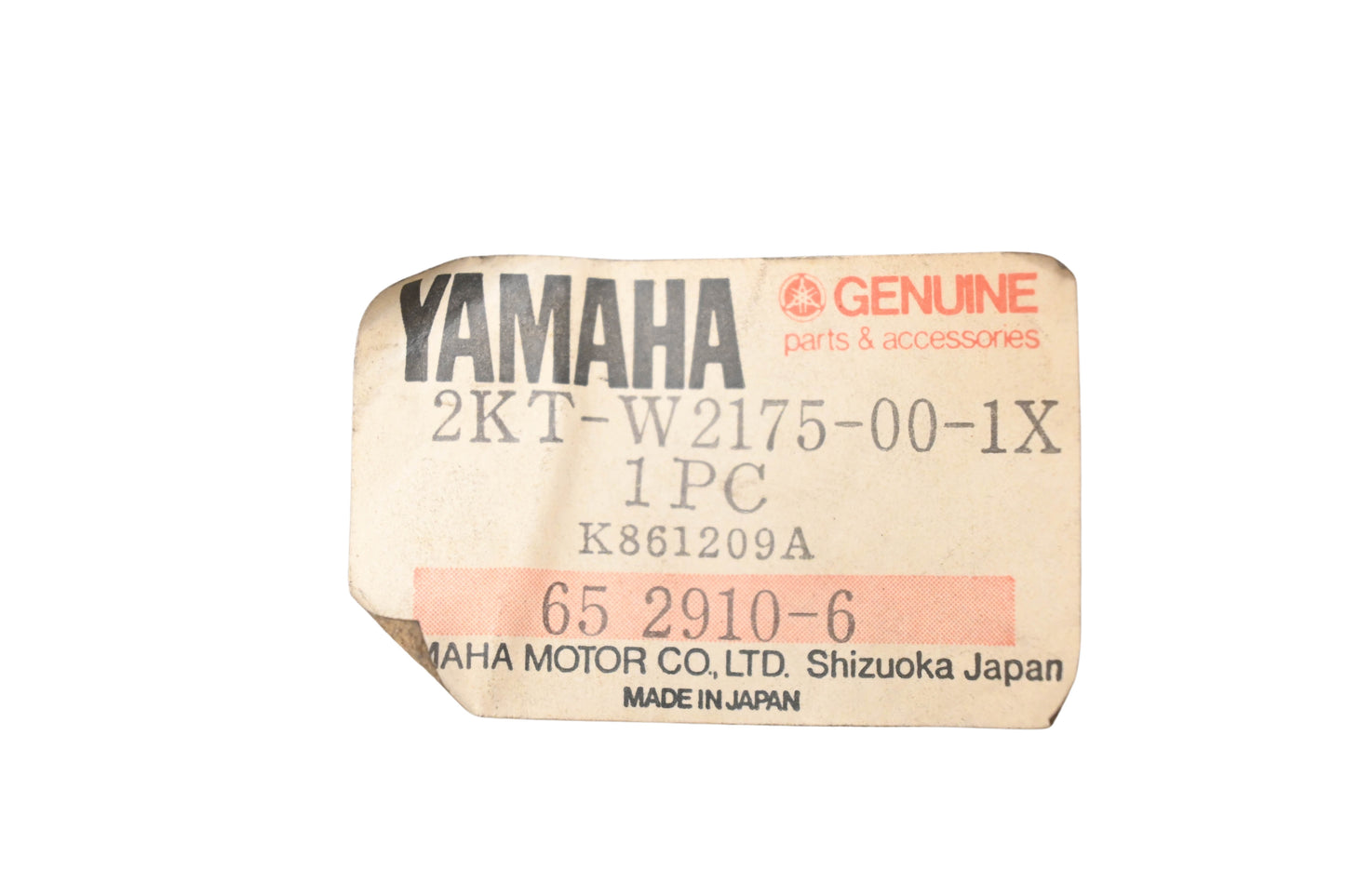 New OEM Yamaha 2KT-W2175-00-1X White/Red Genesis Left Side Tail Panel NOS