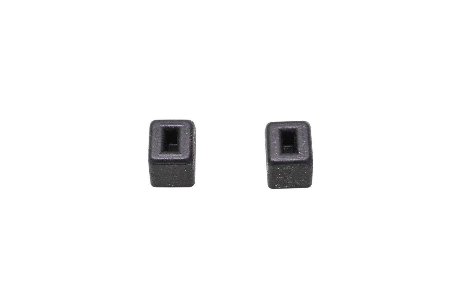 Aftermarket 25-807167 Grommets Qty 2 NOS