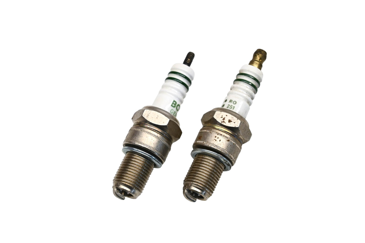 Bosch Spark Plugs Qty 2 NOS