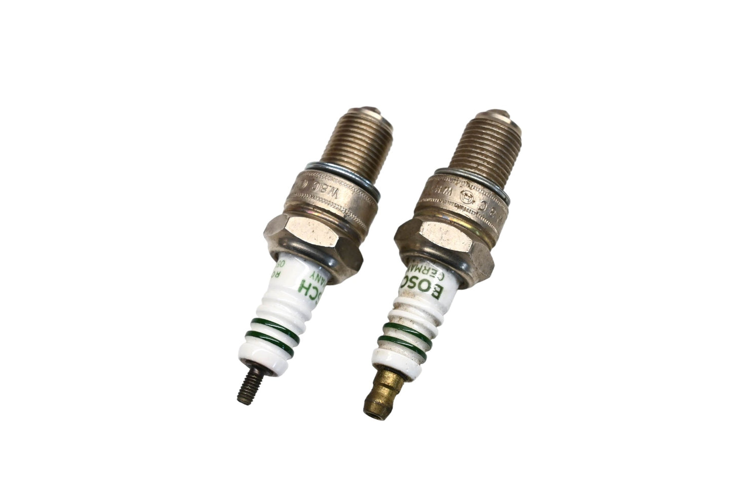 Bosch Spark Plugs Qty 2 NOS