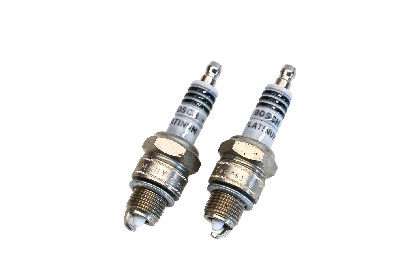 Bosch Platinum Spark Plugs Qty 2 NOS