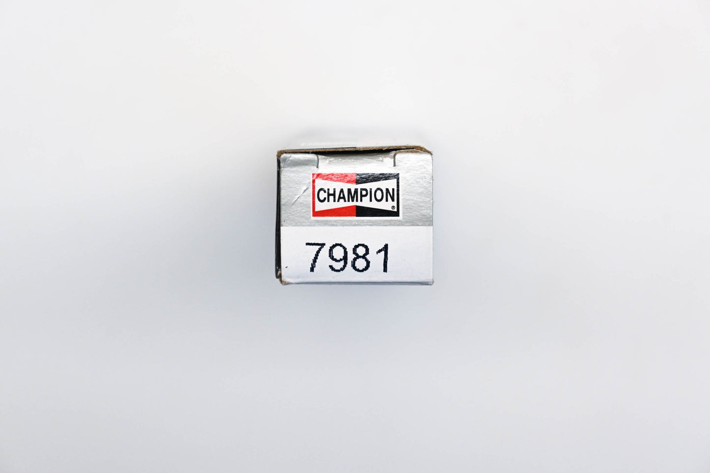 Champion 7981 Platinum Spark Plug NOS