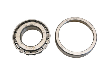 NSK 40210-85000, HR30208J, HR30208Ja Tapered Roller Bearing Kit NOS