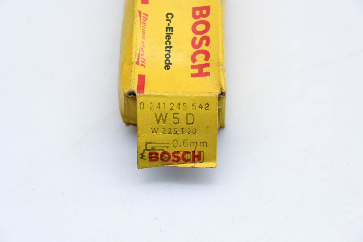 Bosch W5D, 0241245542, W225T30 Cr-Electrode Spark Plug NOS