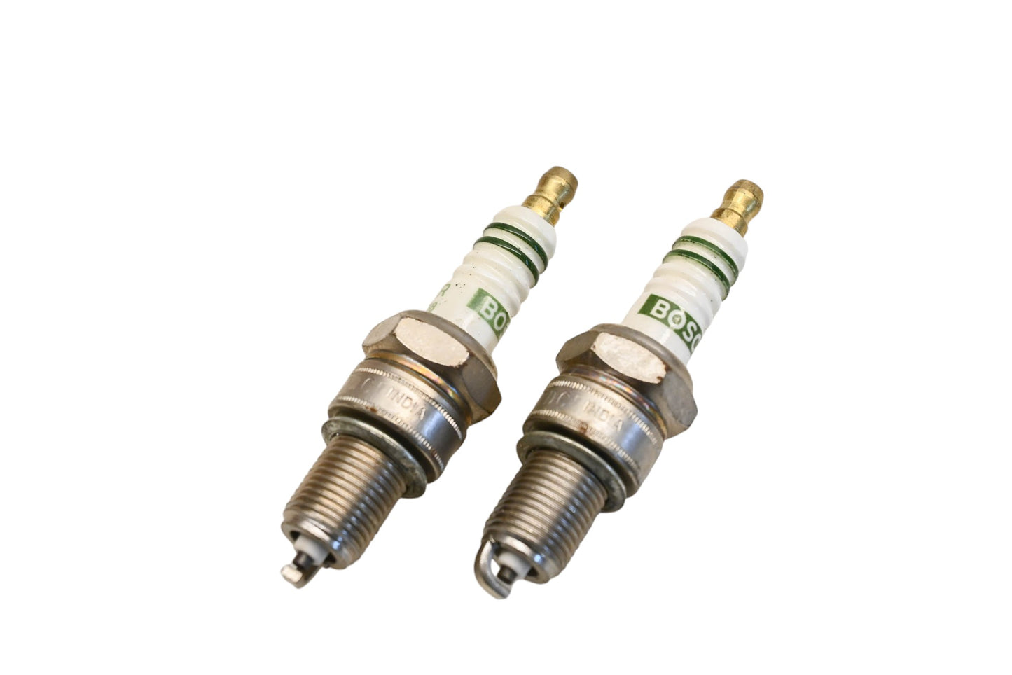 Bosch WR7DC, 0242235537-80U, 7501 Super Spark Plug Qty 2 NOS