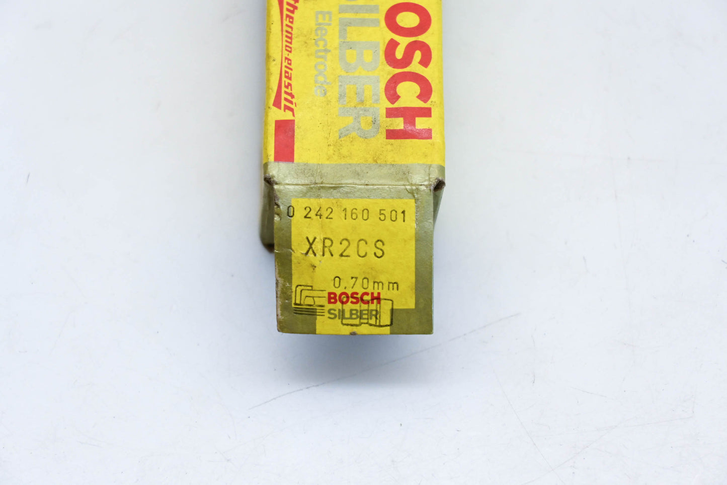 Bosch XR2CS, 0242160501 Silver Spark Plug NOS