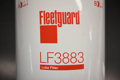 Fleetguard LF3883 Lube Filter NOS