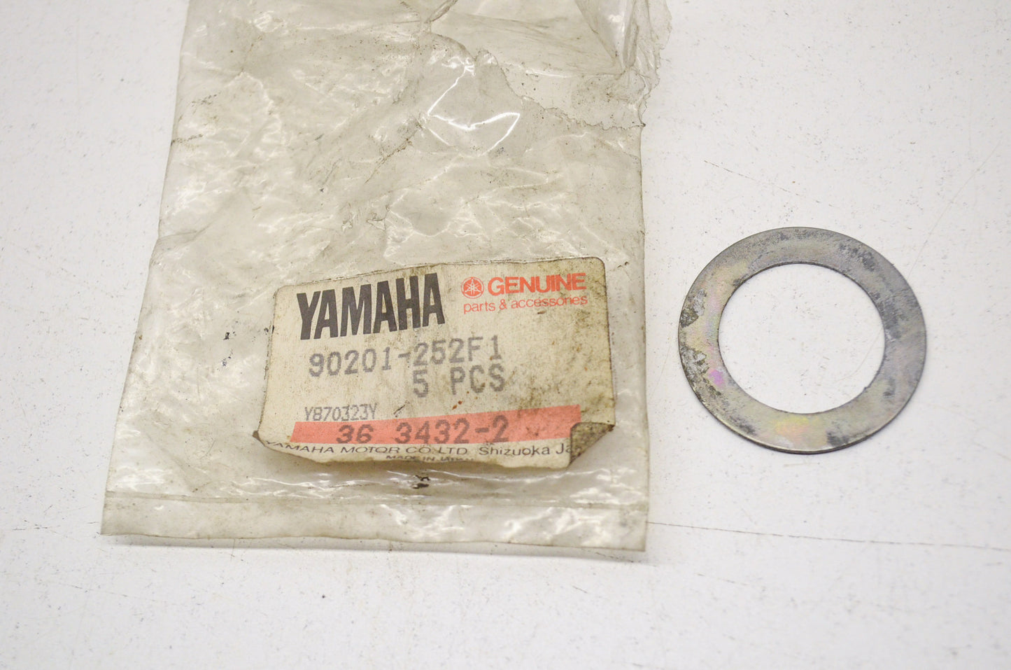 OEM Yamaha 90201-252F1-00 Plate Washer NOS