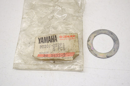 OEM Yamaha 90201-252F1-00 Plate Washer NOS
