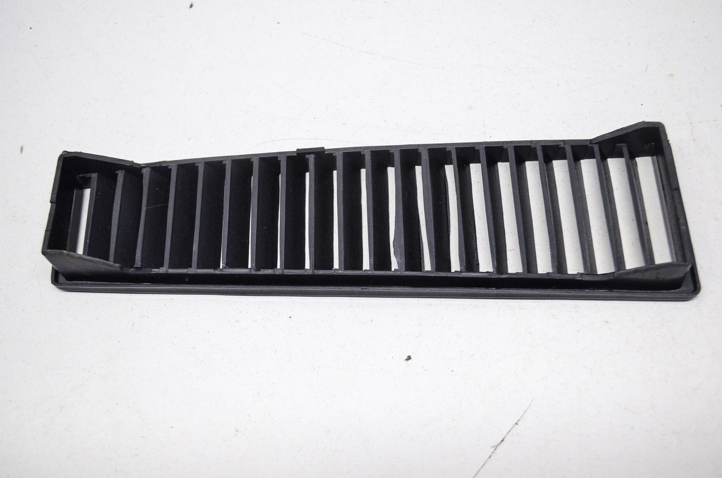 New OEM Yamaha Louver 4 SR540 SS440 SRV XLV NOS