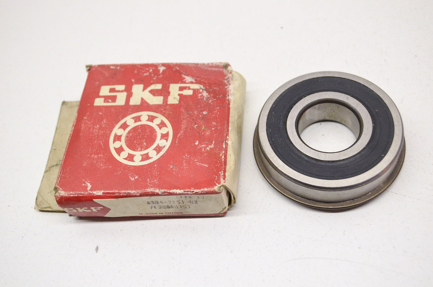 New SKF Deep Groove Ball Bearing NOS