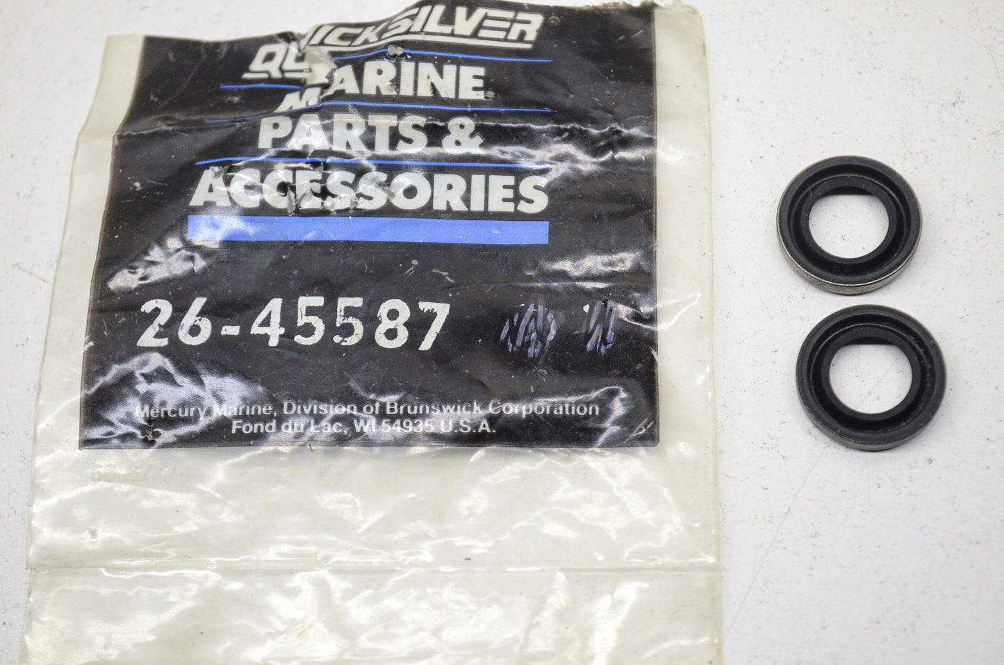 New OEM Quicksilver Mercury Oil Seals QTY 2 NOS
