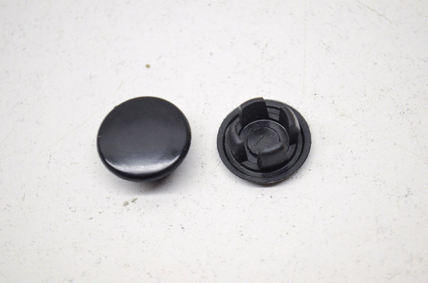 New OEM Quicksilver Mercury Plugs QTY 2 NOS