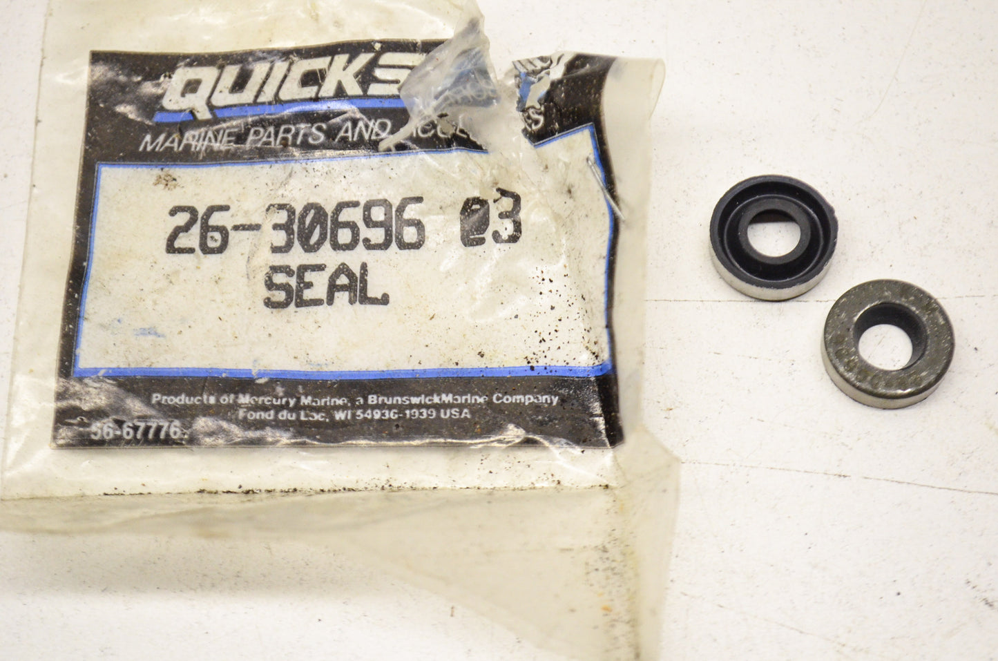 New OEM Quicksilver Mercury Seals QTY 2 NOS