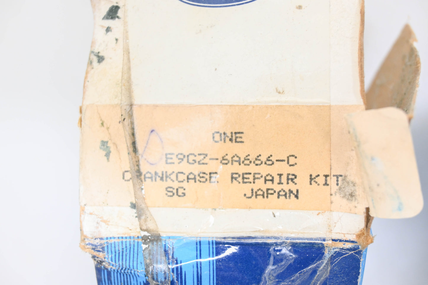 New OEM Ford E9GZ-6A666-C Oil Pan Pickup Tube Strainer NOS