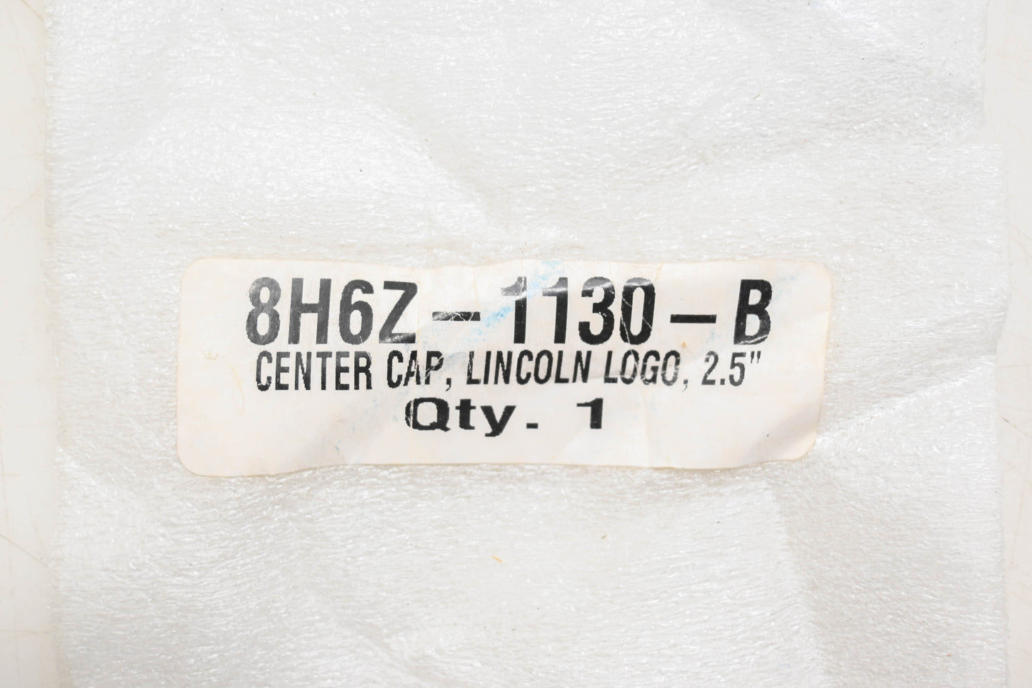 New OEM Ford 8H6Z-1130-B Lincoln Logo Center Cap NOS